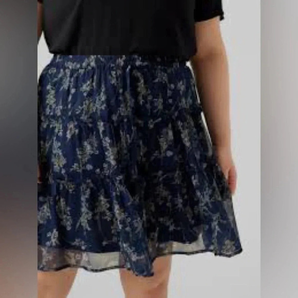 Vero Moda Curve Navy Floral Knee Length Skirt Women Plus Size 24 - Picture 8 of 8